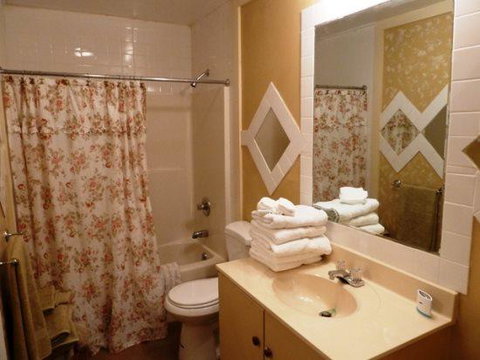 Mountain Roots Lodging - Renee 20