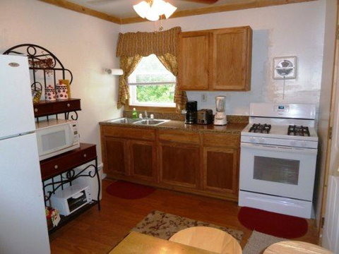 Mountain Roots Lodging - Renee 27