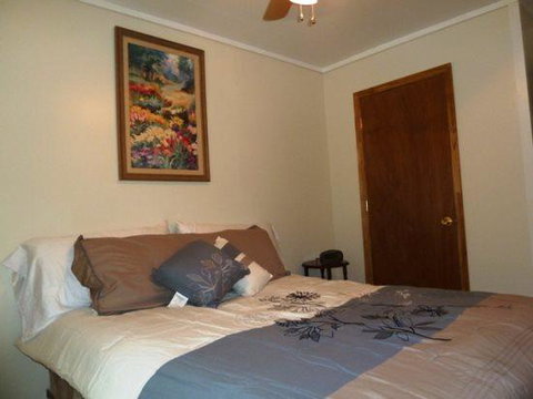 Mountain Roots Lodging - Renee 21