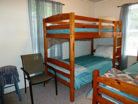 Mountain Roots Lodging - Renee 23