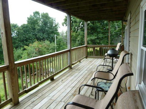 Mountain Roots Lodging - Renee 5