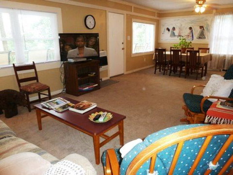 Mountain Roots Lodging - Renee 12