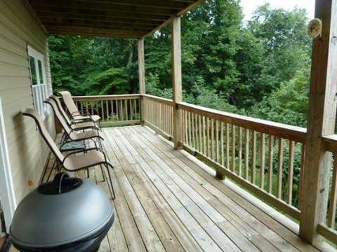 Mountain Roots Lodging - Renee 6