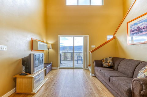 Lakeview Villa #809 - Renee 0