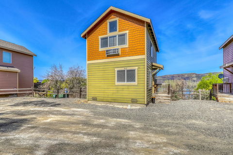 Lakeview Villa #809 - Renee 21