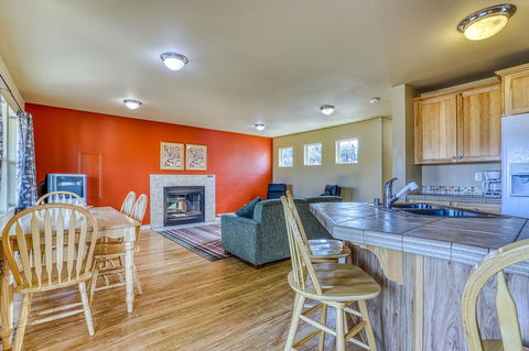 2 Bed 2 Bath Villa In Lakeview Villas At Sunbanks Resort - Renee 7