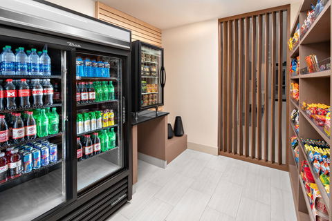 Holiday Inn Express & Suites - Elkhorn - Lake Geneva Area - Internet Find 11