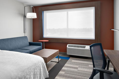 Holiday Inn Express & Suites - Elkhorn - Lake Geneva Area - Internet Find 2