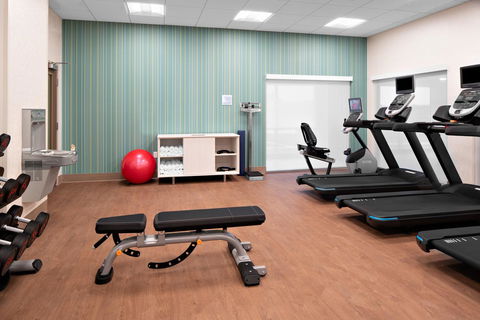 Holiday Inn Express & Suites - Elkhorn - Lake Geneva Area - Internet Find 18