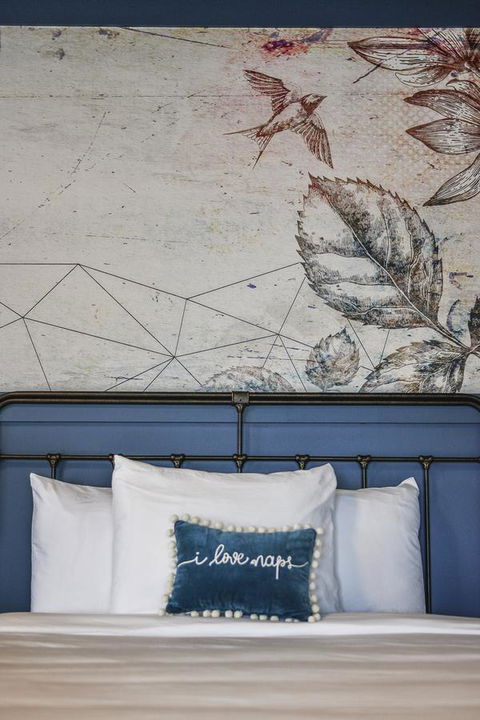 The Stella Hotel & Ballroom - Renee 44