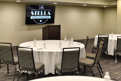 The Stella Hotel & Ballroom - Renee 23