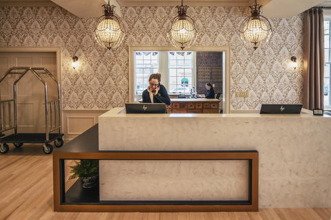 The Stella Hotel & Ballroom - Renee 39