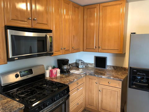 Modern! Great Lakes Naval Graduation - Sleeps 10 - Renee 28