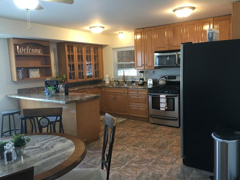 Modern! Great Lakes Naval Graduation - Sleeps 10 - Renee 3