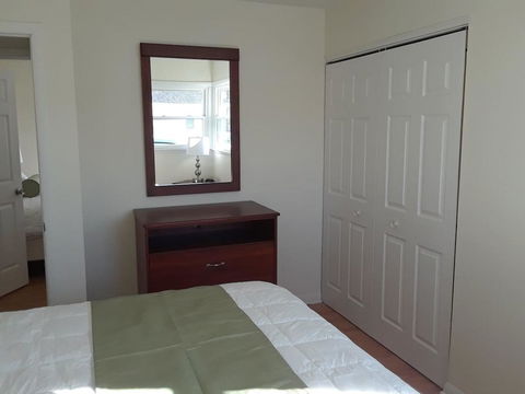 Modern! Great Lakes Naval Graduation - Sleeps 10 - Renee 21