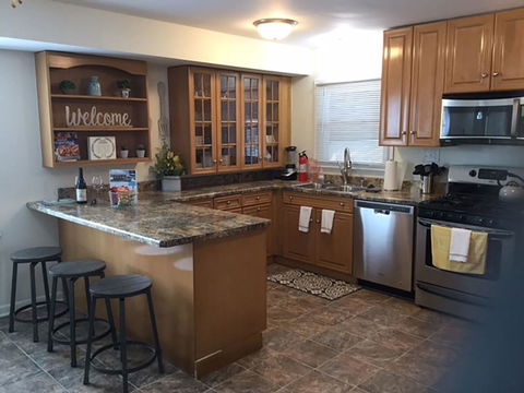 Modern! Great Lakes Naval Graduation - Sleeps 10 - Renee 17