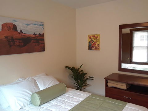 Modern! Great Lakes Naval Graduation - Sleeps 10 - Renee 4