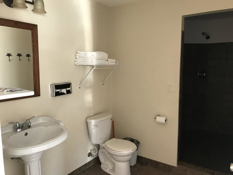 The Harbor Light Inn - Renee 14