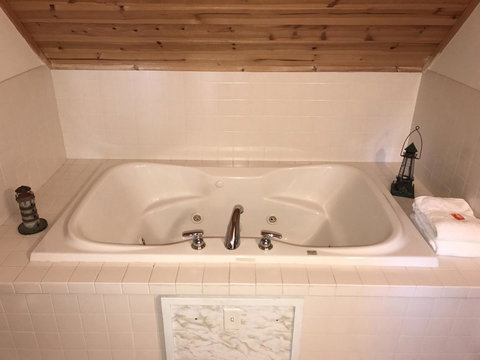 The Harbor Light Inn - Renee 43