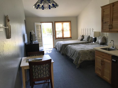 The Harbor Light Inn - Renee 20