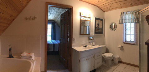 The Harbor Light Inn - Renee 42