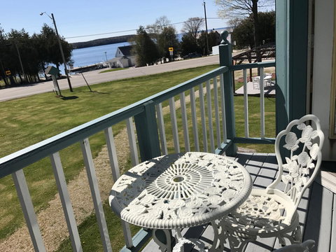 The Harbor Light Inn - Renee 4