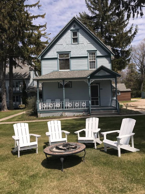 The Harbor Light Inn - Renee 33