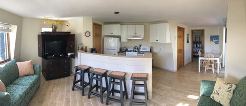 The Harbor Light Inn - Renee 39