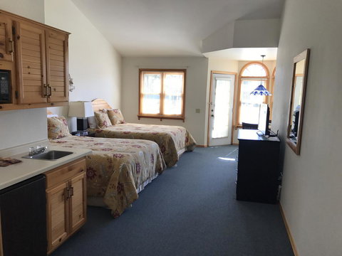 The Harbor Light Inn - Renee 16