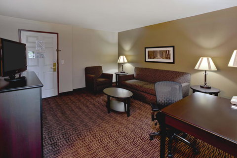 AmericInn By Wyndham Beaver Dam - Internet Find 19