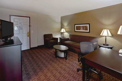 AmericInn By Wyndham Beaver Dam - Internet Find 36
