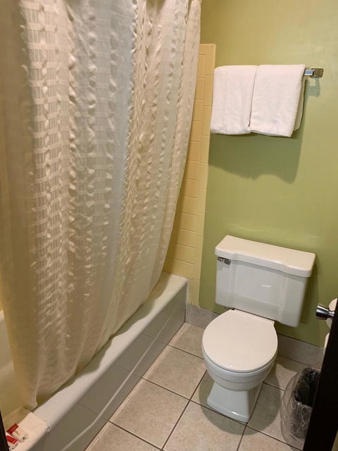 Super 8 By Wyndham Eau Claire WI - Renee 6