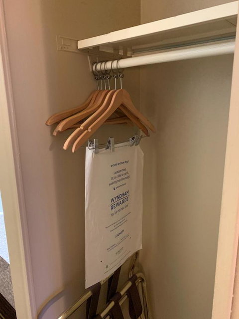 Super 8 By Wyndham Eau Claire WI - Renee 2