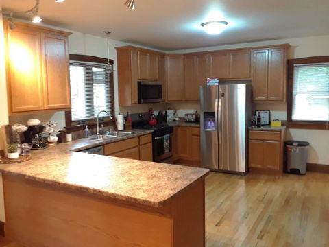 Outrageous!! Great Lakes Naval Grad - Sleeps 18 - Renee 1