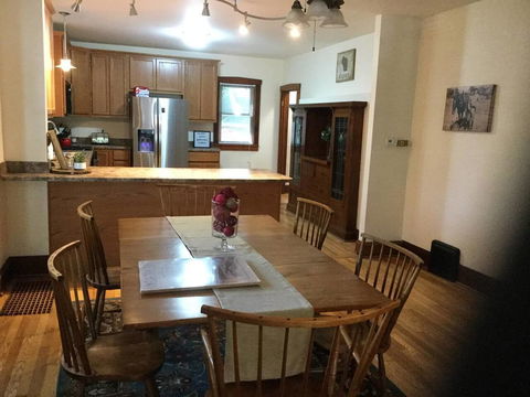 Outrageous!! Great Lakes Naval Grad - Sleeps 18 - Renee 10