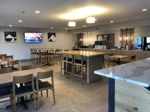 Best Western Eau Claire South - Renee 17