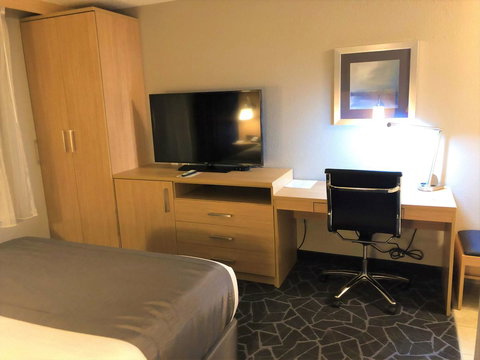 Best Western Eau Claire South - Renee 30