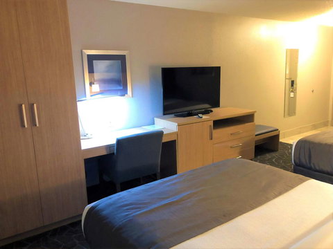 Best Western Eau Claire South - Renee 27