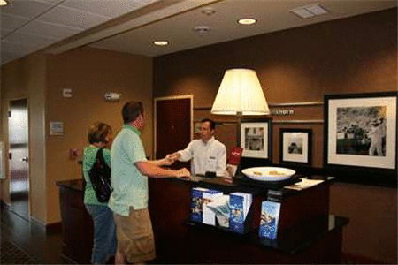 Hampton Inn Elkhorn Lake Geneva Area - Internet Find 1