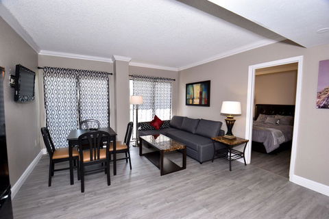 1 RESORT STYLE LIVING!!!! CLOSE TO ALL ATTRACTIONS-Tourist Central! - Renee 2