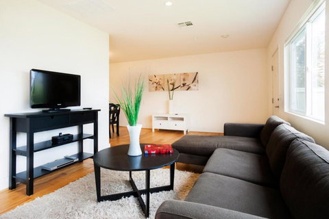 1375 - Village Hideaway - Internet Find 0