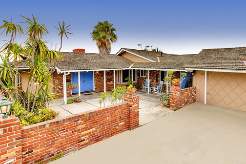 1402 - Point Loma Perch Four-Bedroom Holiday Home - Internet Find 2