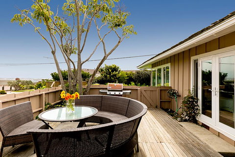 1402 - Point Loma Perch Four-Bedroom Holiday Home - Internet Find 1