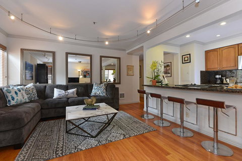 203 - Perfect Condo Two-Bedroom Apartment - Renee 2