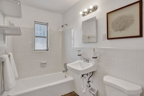 2: Beautiful 2BR+1Bath + FREE PARKING + Outdoor Living Room - Internet Find 3
