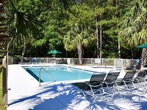 57CL/O True Blue Condo - Internet Find 1