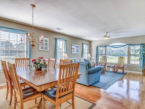 57CL/O True Blue Condo - Internet Find 3