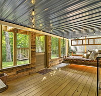 'Fox Hollow' Beautiful Black Mountain Apartment