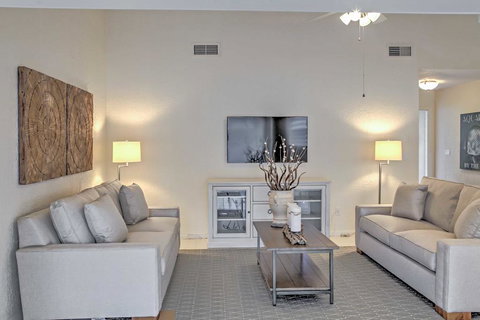 'Sand Dollar' Island Home - Walk To Beach And Pool! - Renee 3