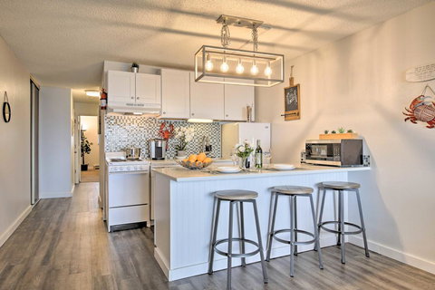 'Seas The Day' Lincoln City Condo Steps From Beach - Renee 2